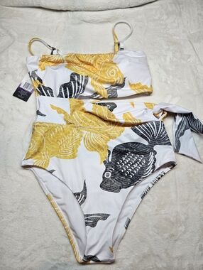 Averie Annelise Cut-Out One-Piece Bathing Suit Womans Size M